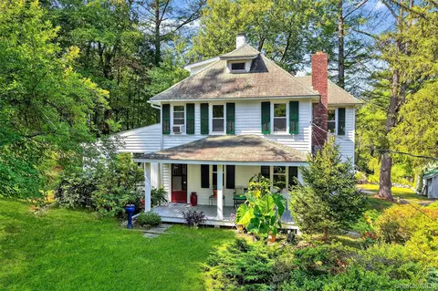 1795 Hunterbrook Rd, Yorktown, NY 10598