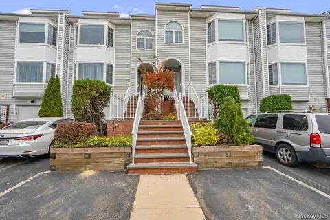 241-43 B Oak Park Dr, New York, NY 11362