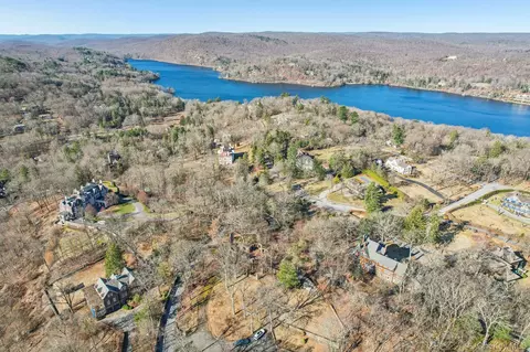 Serpentine Road, Tuxedo, NY 10987