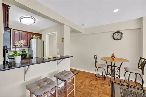 10 Old Mamaroneck Rd #4K, White Plains, NY 10605