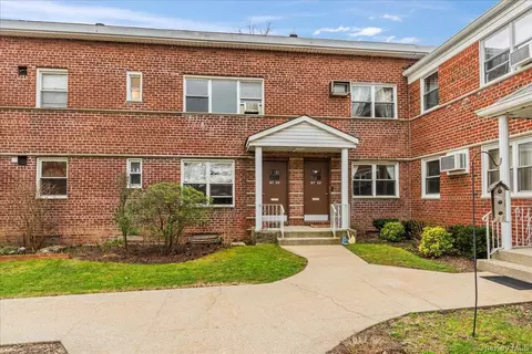 87-24 Marengo St #2B, Hollis, NY 11423