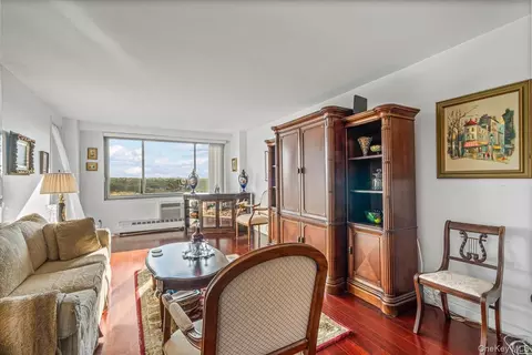 220-55 46th Ave #16K, Bayside, NY 11361
