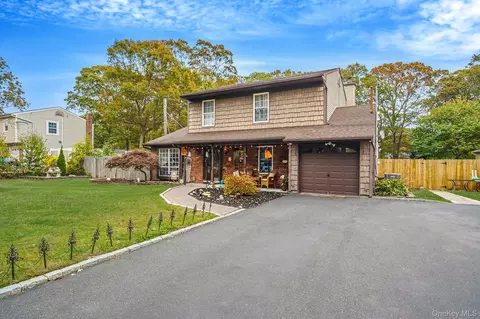 444 Puritan Dr, Shirley, NY 11967
