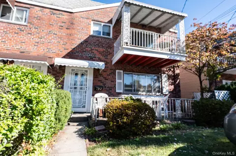 722 Hollywood Ave, New York, NY 10465