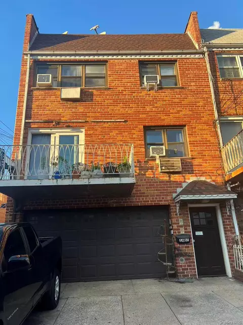 5907 59th Dr, New York, NY 11378