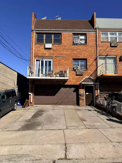 5907 59th Dr, New York, NY 11378