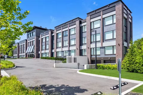 218 Middle Neck Rd #207, North Hempstead, NY 11021