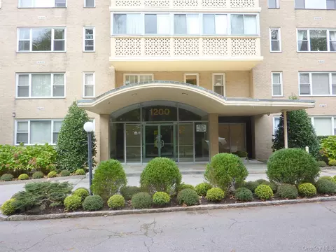 1200 Midland Ave #8F, Bronxville, NY 10708