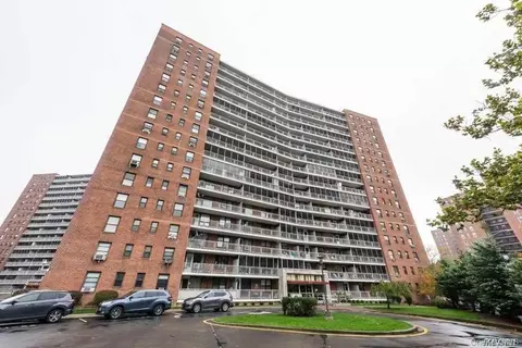 61-55 98th St #14L, New York, NY 11374