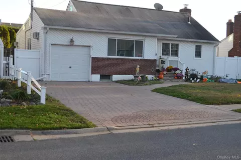 108 Justice St, West Babylon, NY 11704