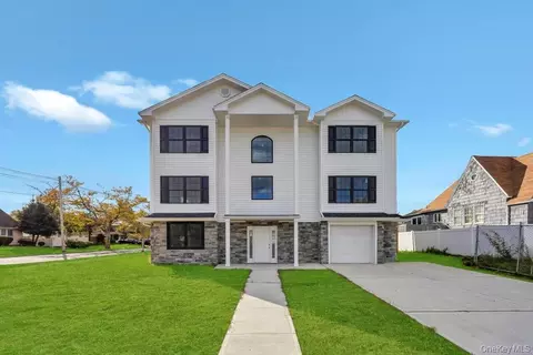 322 Miller Ave, Freeport, NY 11520