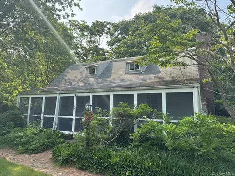 2875 Montauk Hwy, Brookhaven, NY 11719