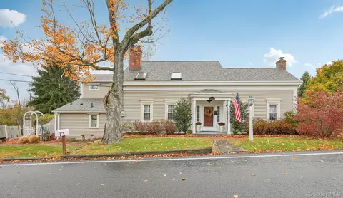 2 Berry Rd, Monroe, NY 10950