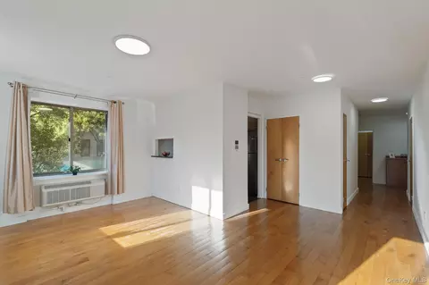 2360 Amsterdam Ave #2C, New York, NY 10033
