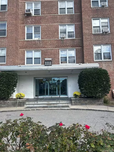 1111 Midland Ave #4 P, Yonkers, NY 10708