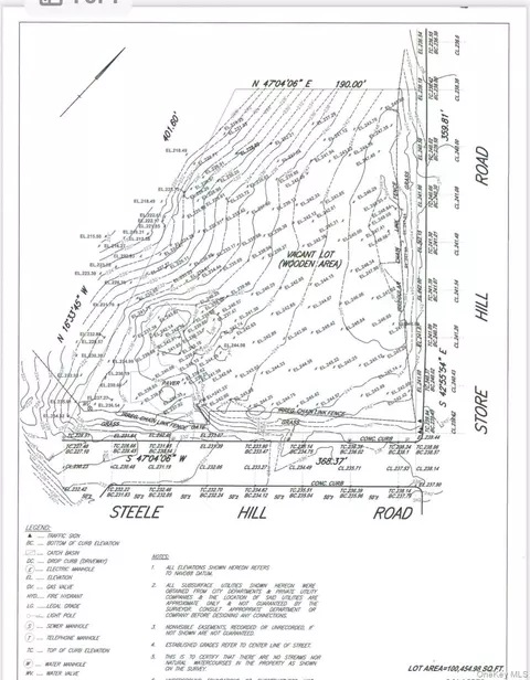 5 Steele Hill Rd, North Hempstead, NY 11568