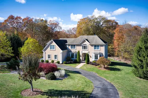28 Heritage Ct, Tuxedo, NY 10987