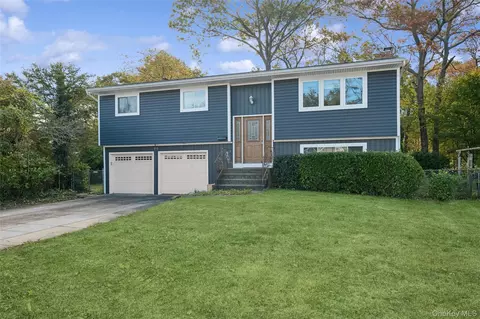 80 Andrew Ave, Islip Terrace, NY 11752