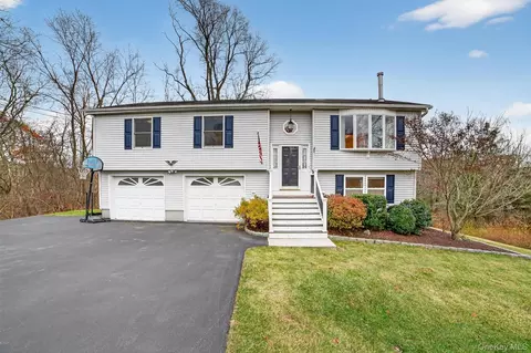 7 Richard Rd, Mahopac, NY 10541
