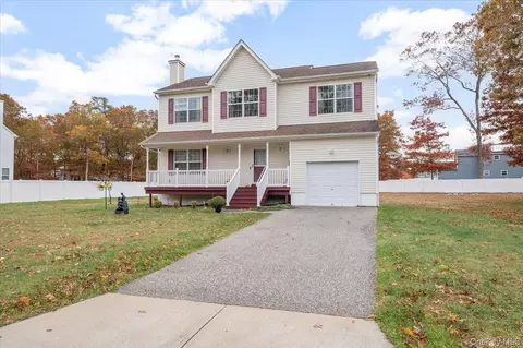 64 E Margin Rd, Ridge, NY 11961