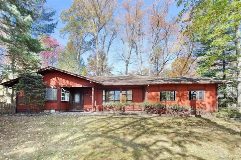 13 Lomond Ave, Ramapo, NY 10977