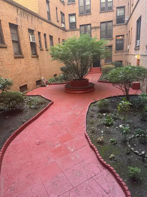 35-64 89th St, Jackson Heights, NY 11372
