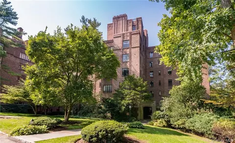 100 W Ardsley Ave #7KL, Greenburgh, NY 10533
