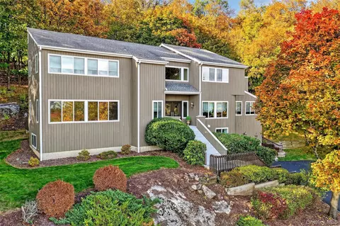 96 Cherry Hill Ct, Briarcliff Manor, NY 10510