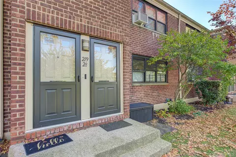 219-28 75 Ave #247B1, Oakland Gardens, NY 11364