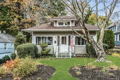 41 Washington Pl, Northport, NY 11768