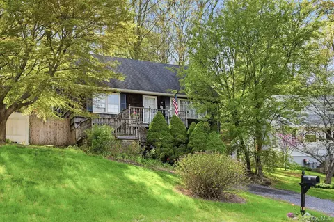 99 Waterside Ave, Northport, NY 11768