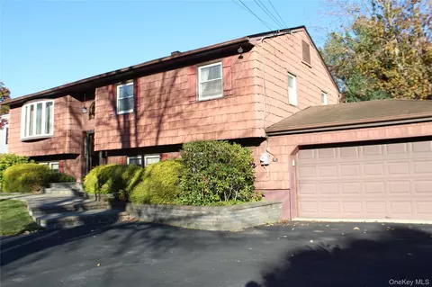 76 Friendly Rd, Mahopac, NY 10541