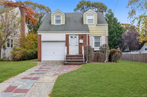 207 Motley St, Valley Stream, NY 11580