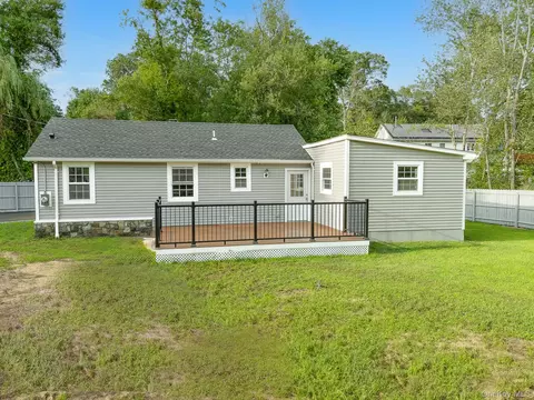 3167 Lincoln Dr, Yorktown, NY 10547