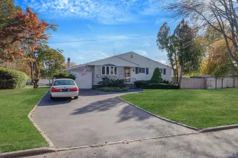 236 New York Ave, Bay Shore, NY 11706