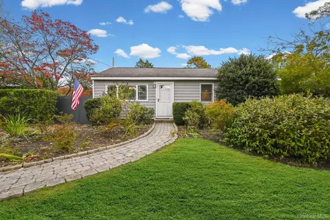757 Belmore Ave, Islip Terrace, NY 11752