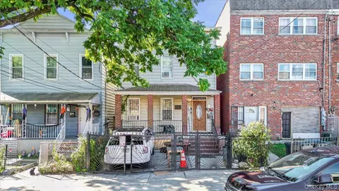 760 E 221st St, New York, NY 10467
