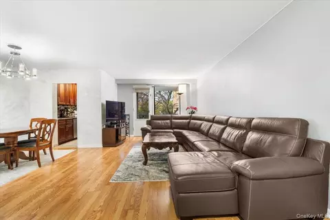 4705 Henry Hudson Pkwy W #3D, New York, NY 10471