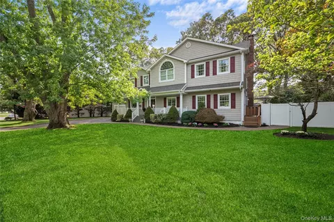 314 Brookville Ave, Islip, NY 11751