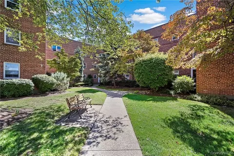 330 S Broadway #H4, Greenburgh, NY 10591