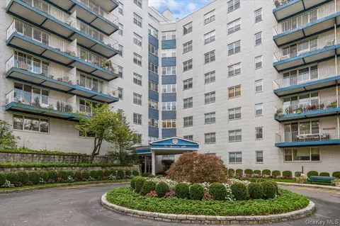499 N Broadway #3E, White Plains, NY 10603