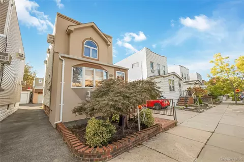 6422 72nd St, New York, NY 11379