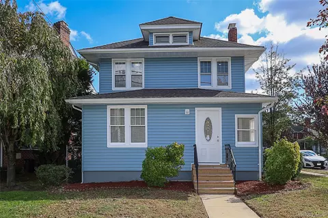 115 N Corona Ave, Valley Stream, NY 11580