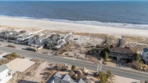 Undisclosed, Southampton, NY 11978