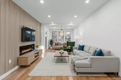 78-30 62nd St, New York, NY 11385