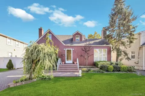 149 Foster Ave, Valley Stream, NY 11580