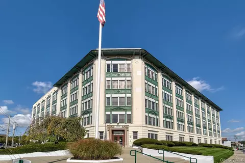 1 Landmark Sq #109, Port Chester, NY 10573