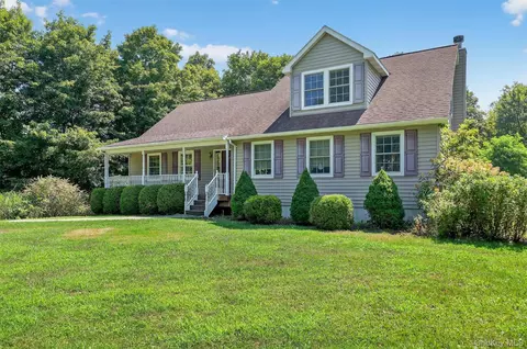 20 Seaman Rd, Wallkill, NY 10919