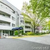 100 Cuttermill Rd #1K, North Hempstead, NY 11021