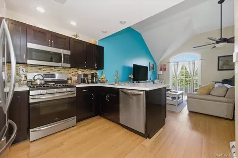 2853 Ely Ave #3, New York, NY 10469